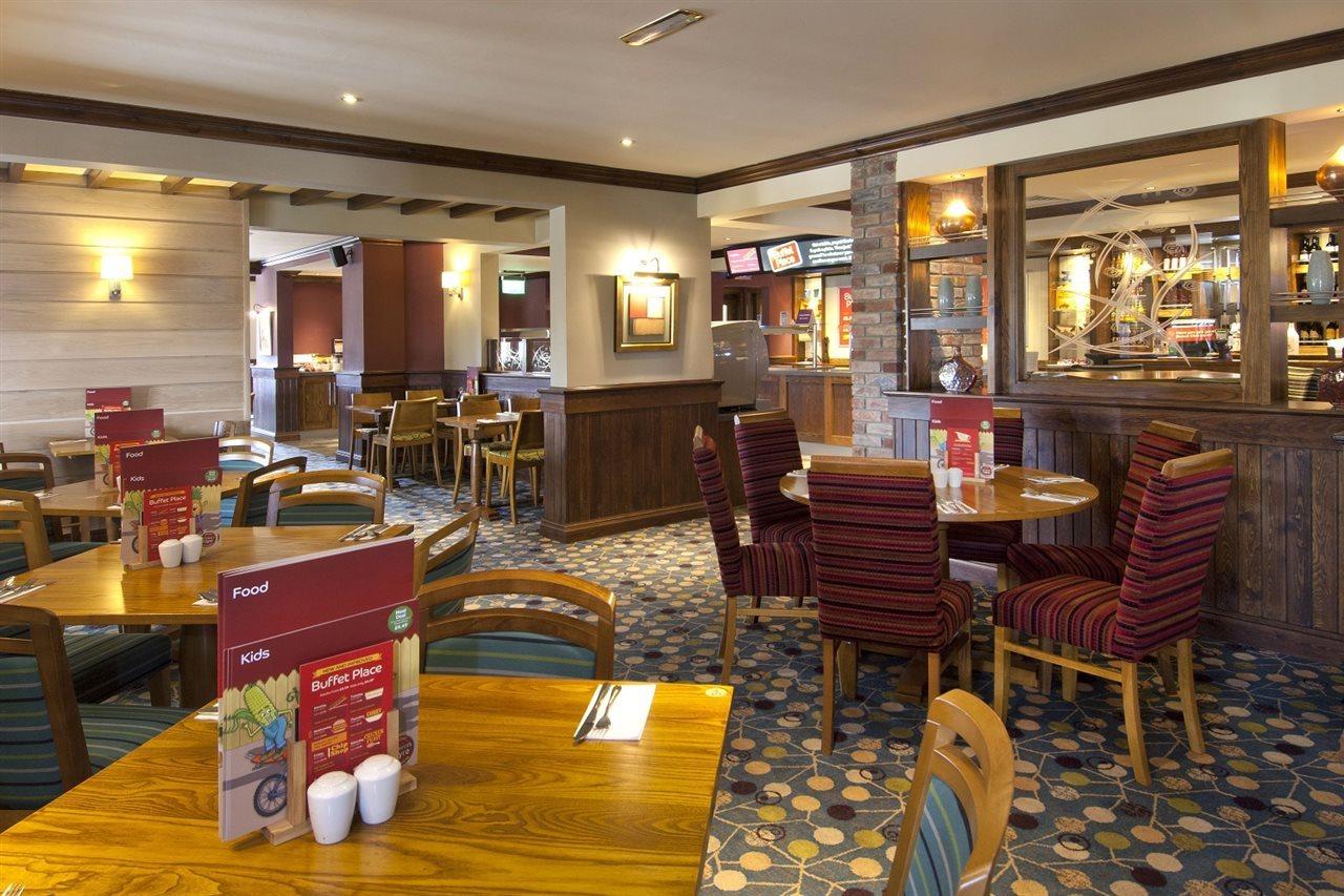 Premier Inn Bedford South Kempston Exteriör bild