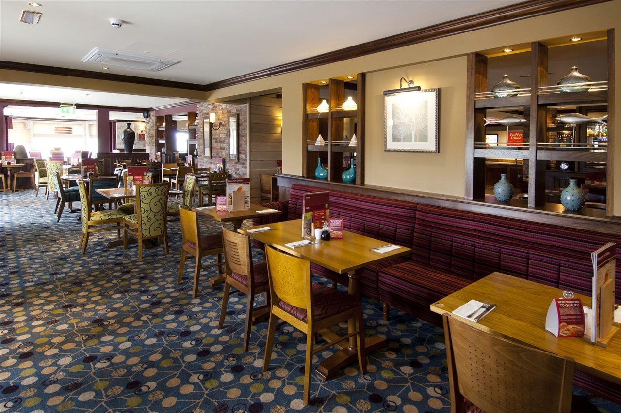 Premier Inn Bedford South Kempston Exteriör bild