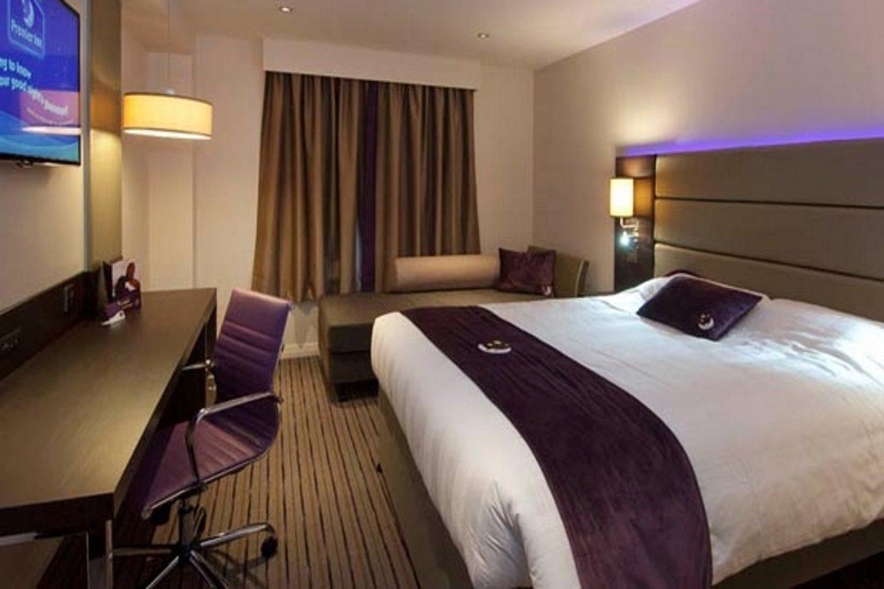 Premier Inn Bedford South Kempston Exteriör bild