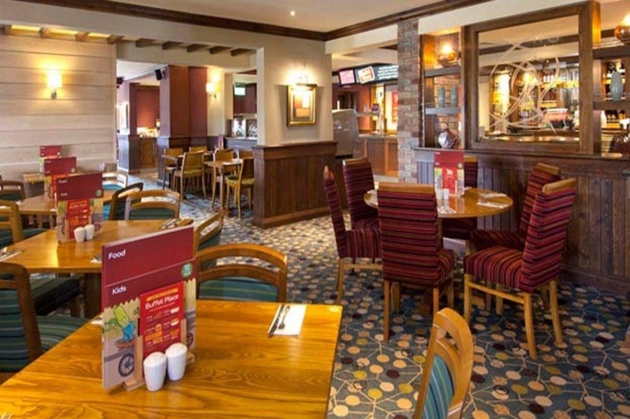 Premier Inn Bedford South Kempston Exteriör bild